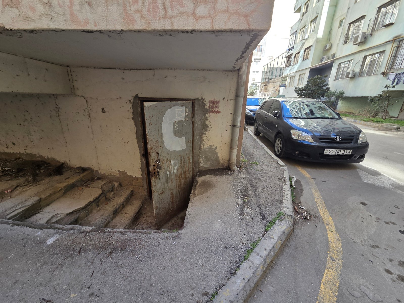 Xırdalanda qeyri-yaşayış sahəsi – Abşeron Gənclər şəhərciyi, bina 30